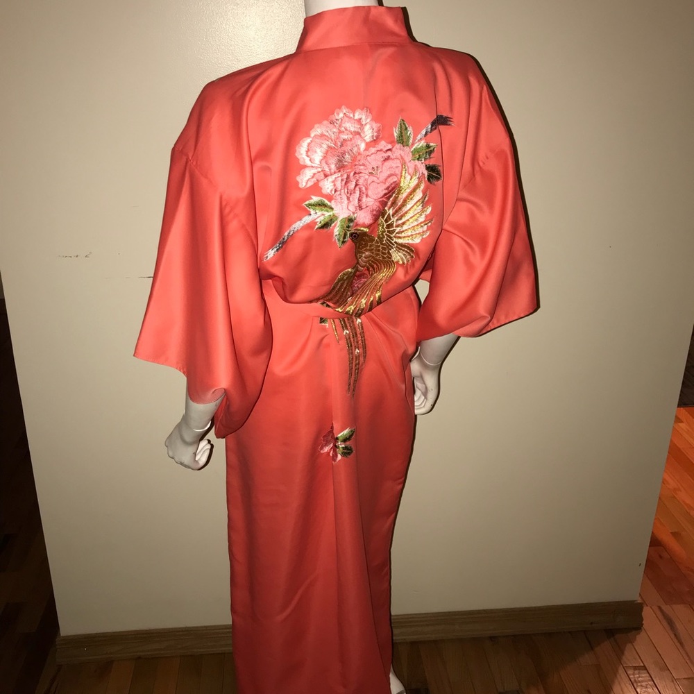 Peach/pink ladies kimono with waist tie